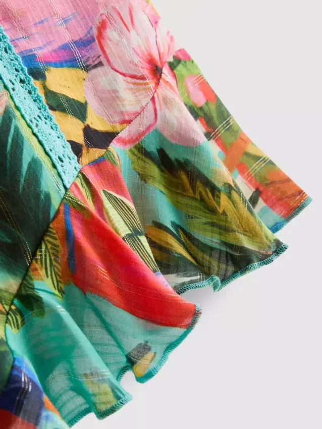 Shorts mit Rüschen und tropischem Print