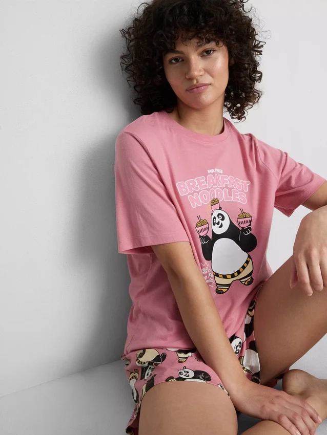 Shorty-Schlafanzug mit «Kung Fu Panda»-Motiv