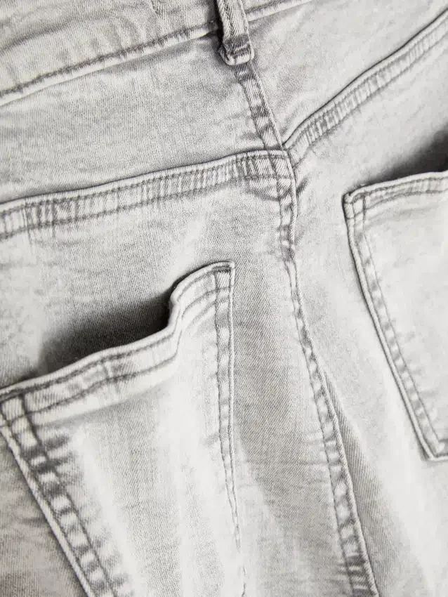 Skinny-Jeans mit hoher Taille