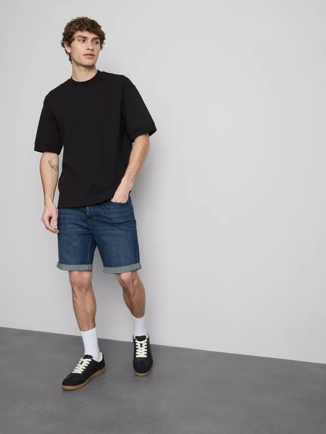 Slim-Fit-Jeansshorts mit mittlerer Leibhöhe