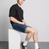 Slim-Fit-Jeansshorts mit mittlerer Leibhöhe