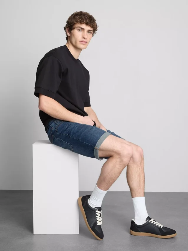 Slim-Fit-Jeansshorts mit mittlerer Leibhöhe