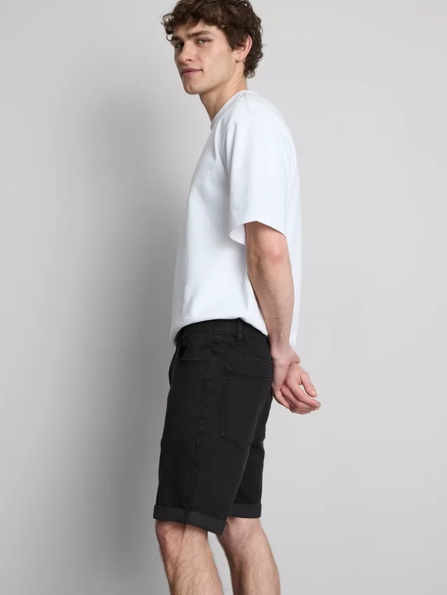 Slim-Fit-Jeansshorts mit mittlerer Leibhöhe
