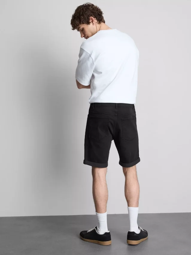 Slim-Fit-Jeansshorts mit mittlerer Leibhöhe