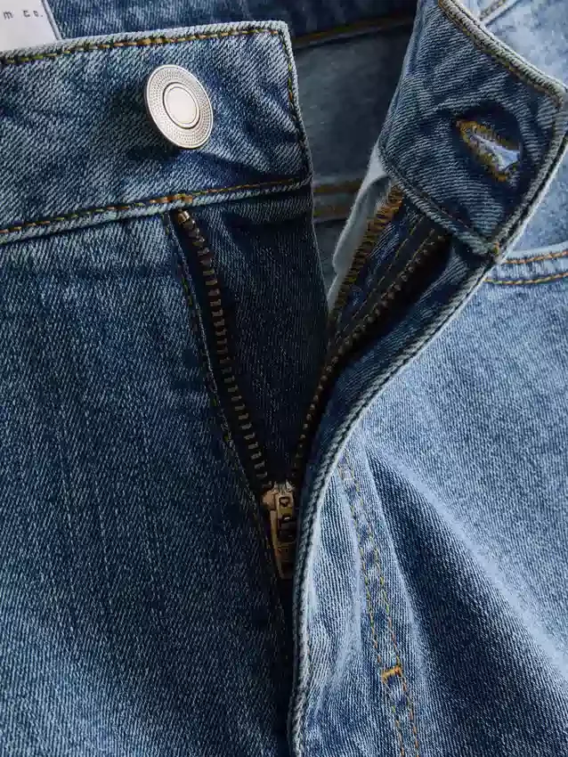 Slim-Fit-Jeansshorts mit mittlerer Leibhöhe
