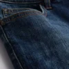 Slim-Fit-Jeansshorts mit mittlerer Leibhöhe