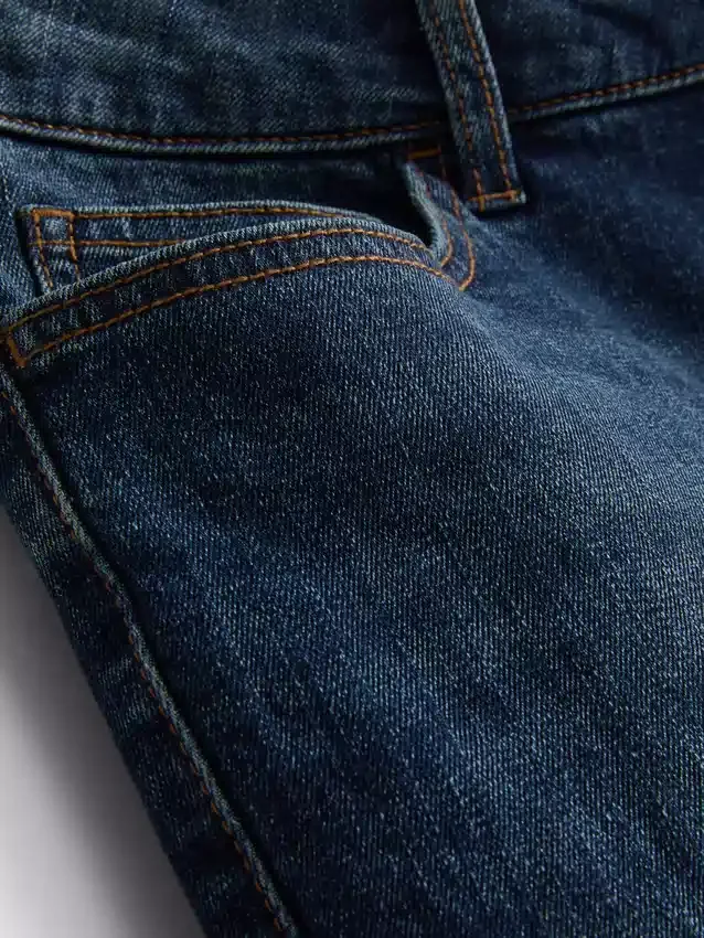 Slim-Fit-Jeansshorts mit mittlerer Leibhöhe