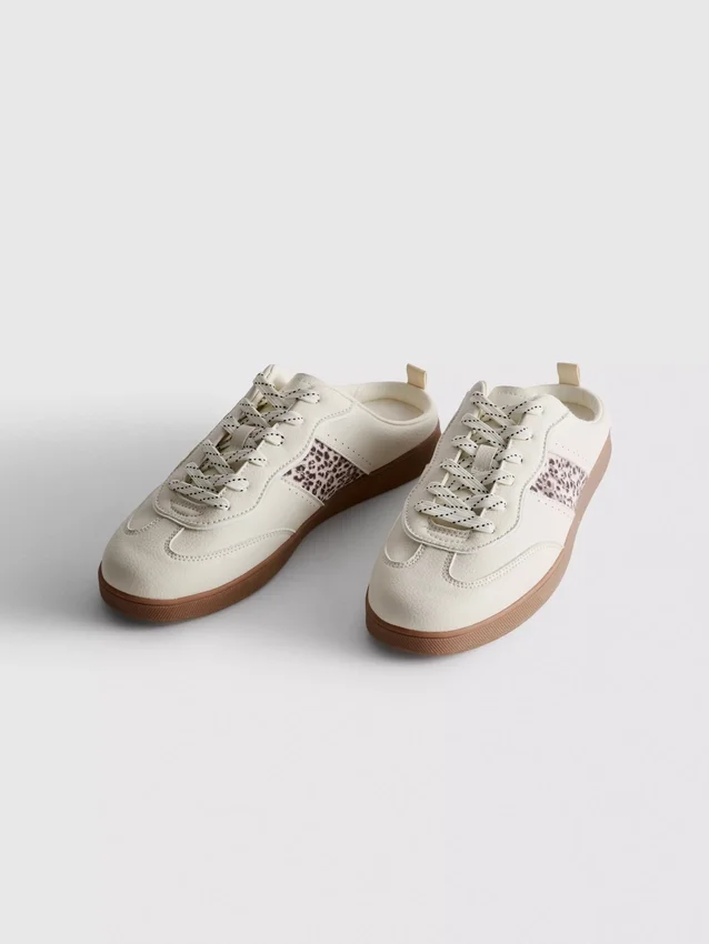 Slip-on-Sneaker mit Gummisohle