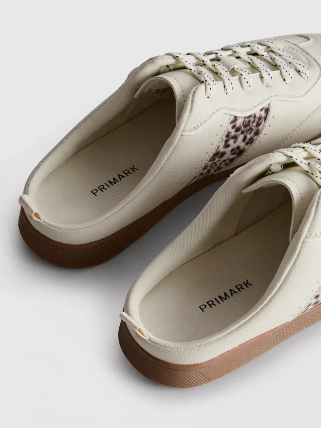 Slip-on-Sneaker mit Gummisohle