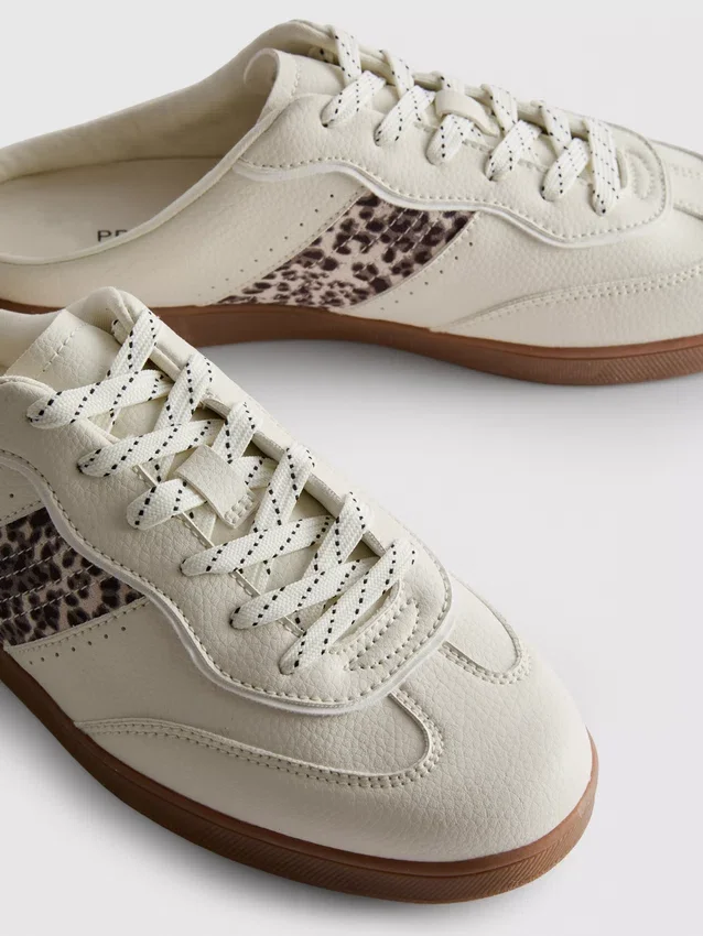Slip-on-Sneaker mit Gummisohle