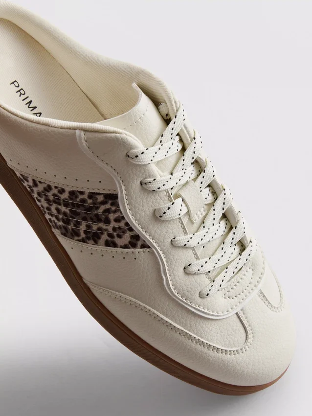 Slip-on-Sneaker mit Gummisohle