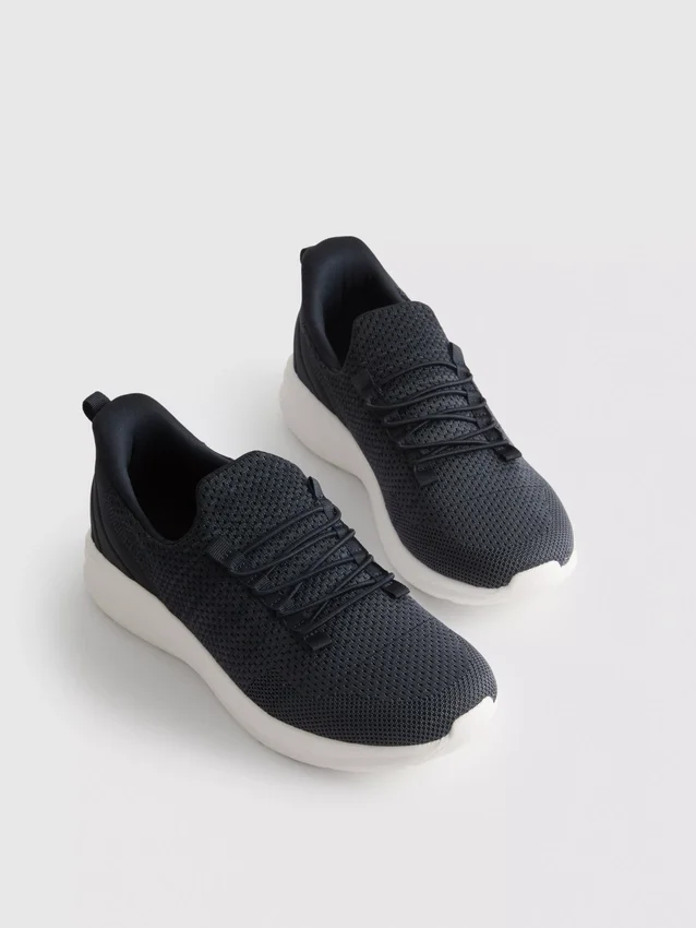 Slip-on-Sneaker mit niedrigem Schaft