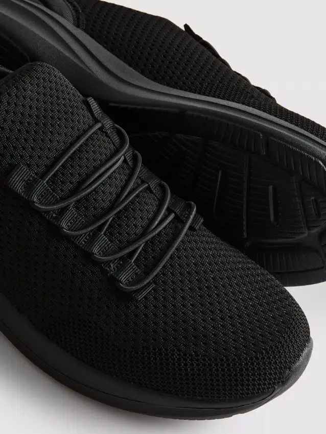 Slip-on-Sneaker mit niedrigem Schaft