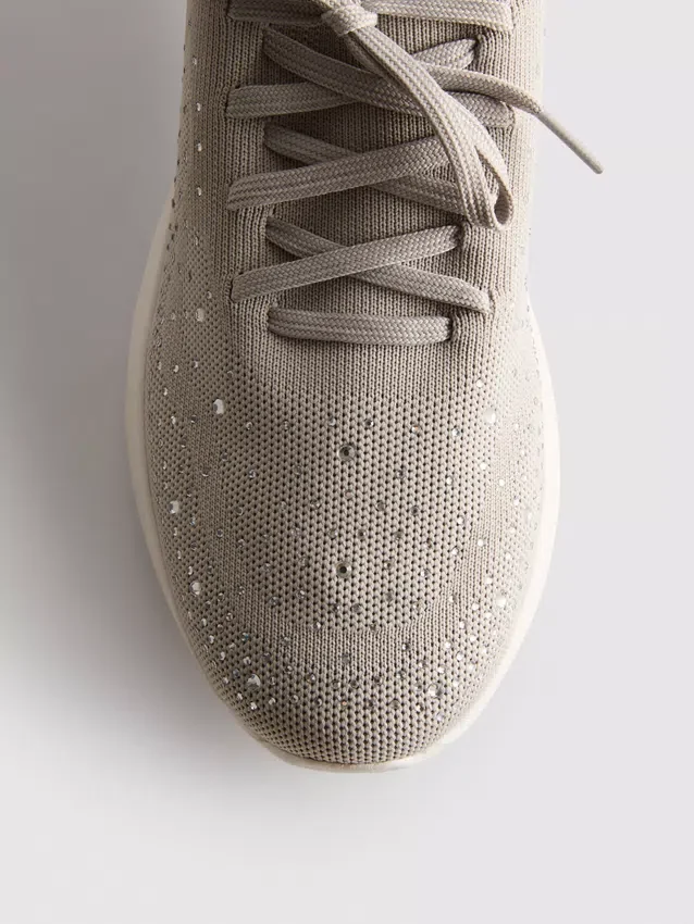 Slip-On-Sneaker mit Strass-Details