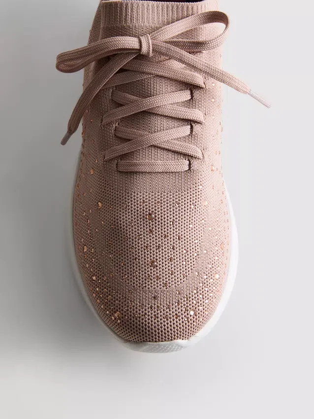 Slip-On-Sneaker mit Strass-Details