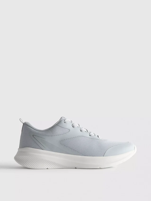 Sneaker aus Active-Mesh