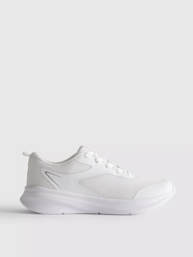 Sneaker aus Active-Mesh