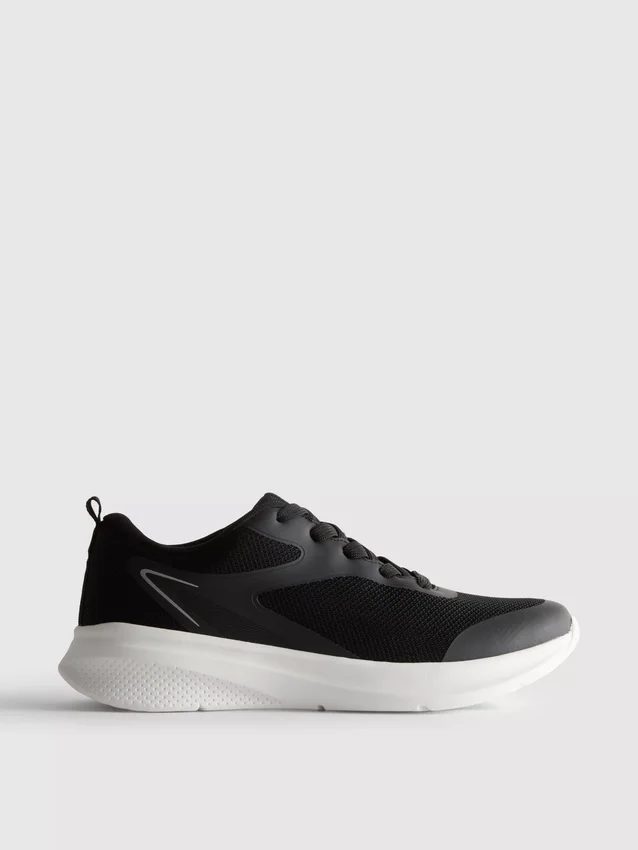 Sneaker aus Active-Mesh