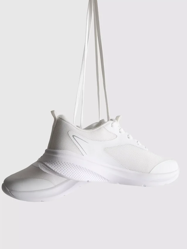 Sneaker aus Active-Mesh