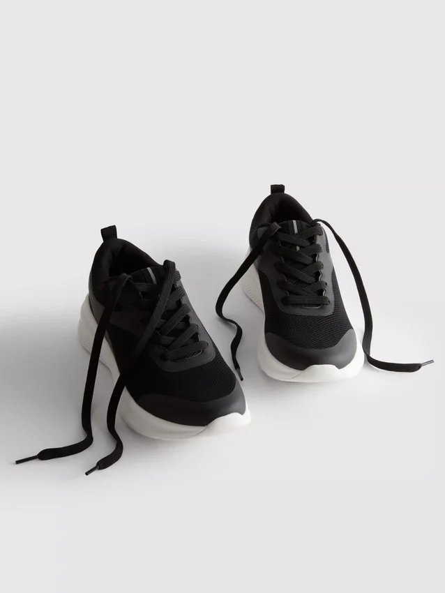 Sneaker aus Active-Mesh