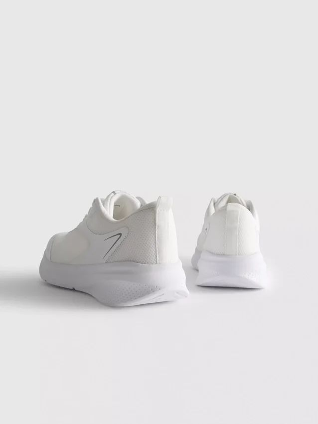 Sneaker aus Active-Mesh