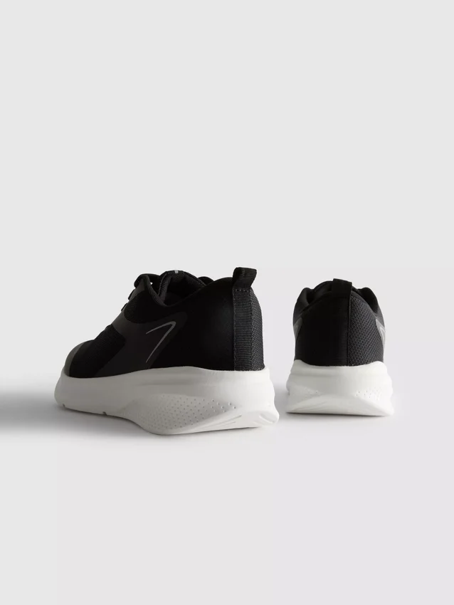 Sneaker aus Active-Mesh