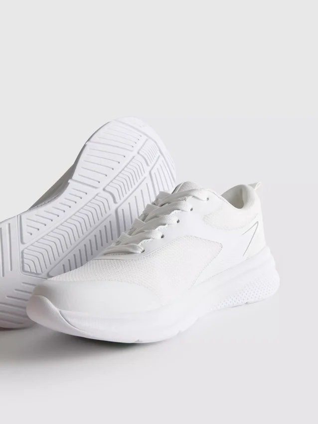 Sneaker aus Active-Mesh
