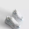 Sneaker aus grobem Mesh