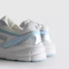 Sneaker aus grobem Mesh