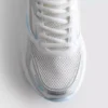 Sneaker aus grobem Mesh