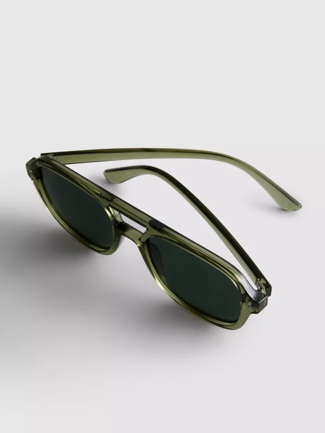 Sonnenbrille im Aviator-Stil