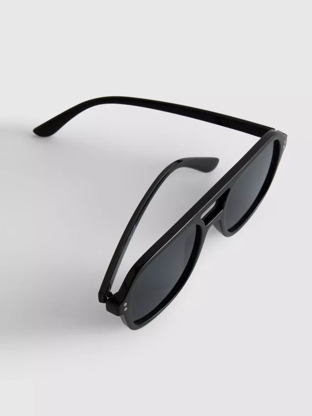 Sonnenbrille im Aviator-Stil