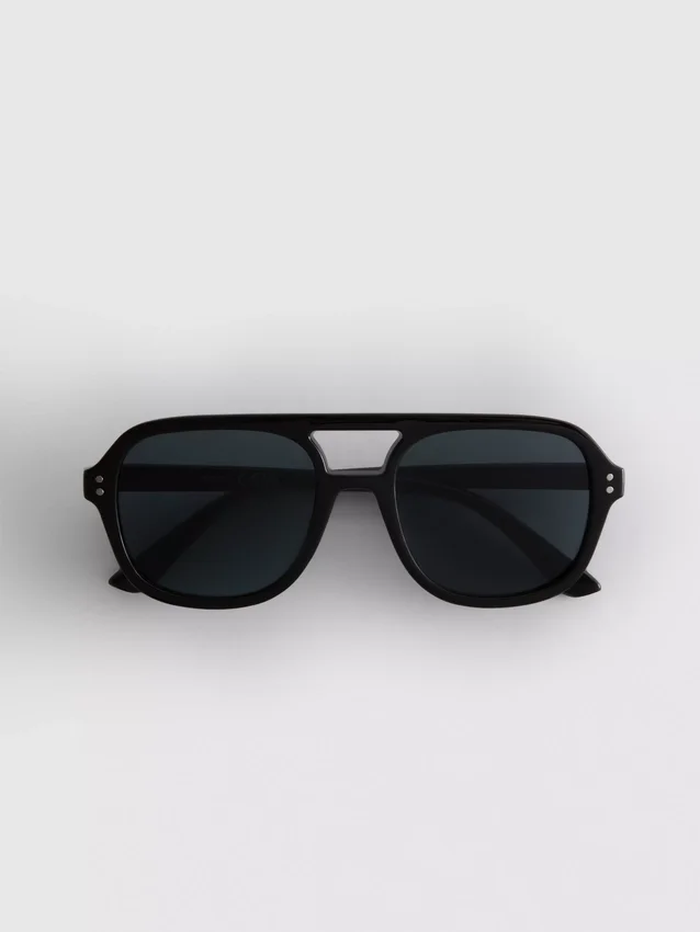 Sonnenbrille im Aviator-Stil