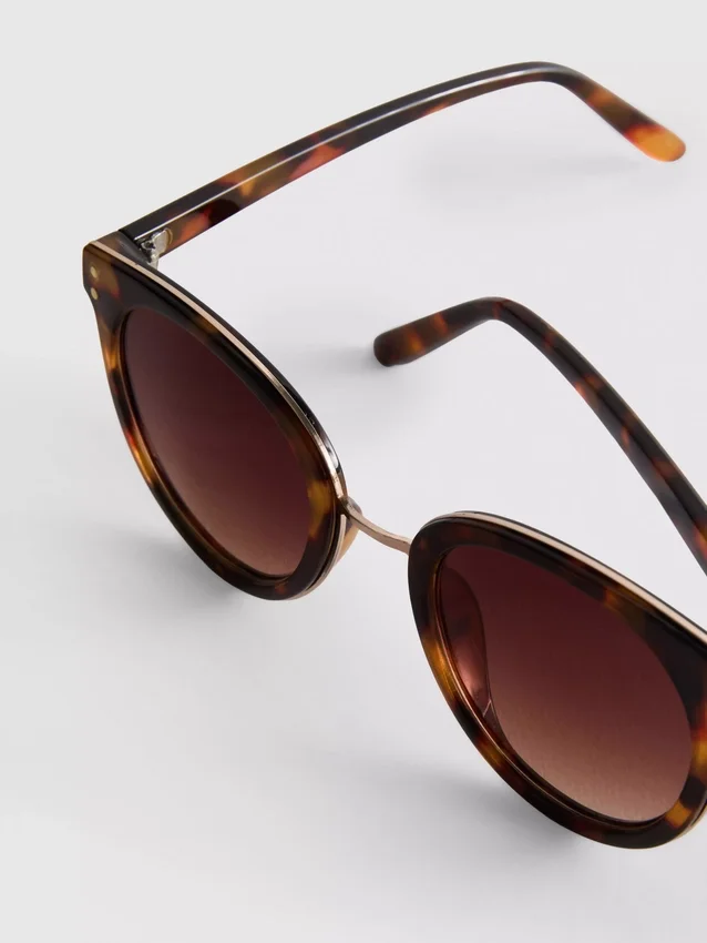 Sonnenbrille im Cat-Eye-Stil mit Brauenbügel