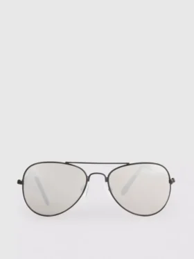 Sonnenbrille im Pilotenstil