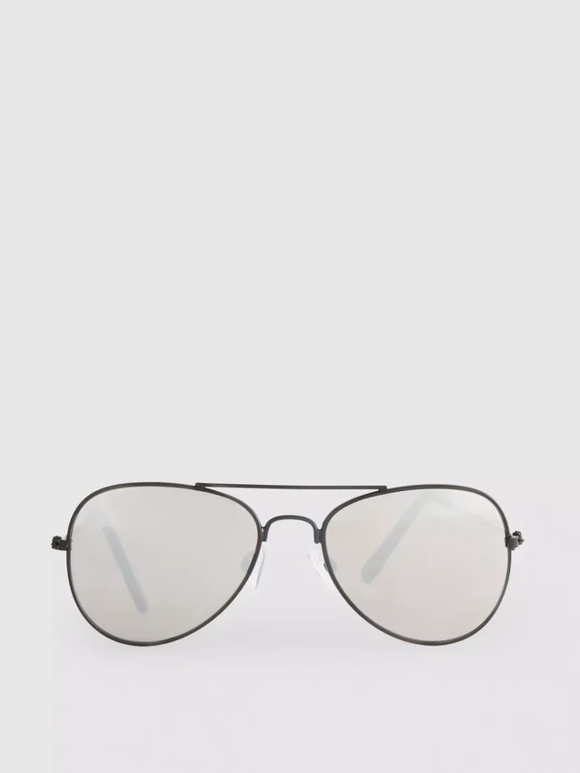 Sonnenbrille im Pilotenstil