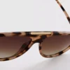 Sonnenbrille im Pilotenstil mit Metallverzierung
