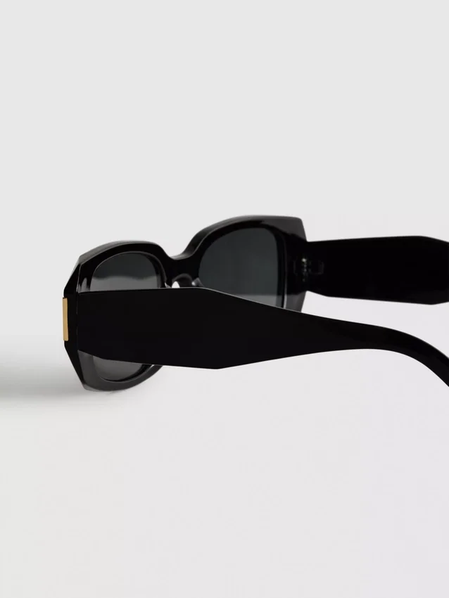 Sonnenbrille mit eckigem Rechteckrahmen