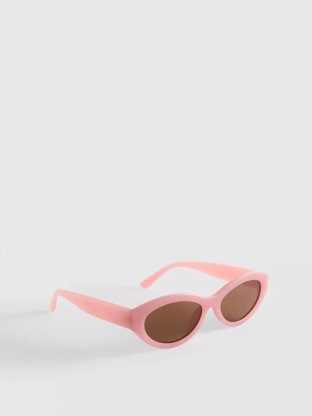 Sonnenbrille mit ovalem Rahmen