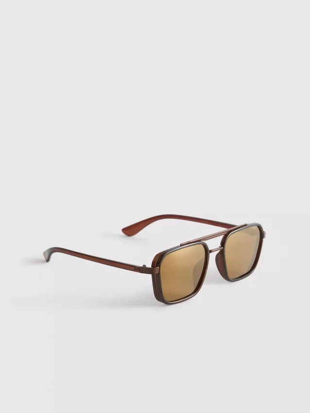 Sonnenbrille mit quadratischem Rahmen