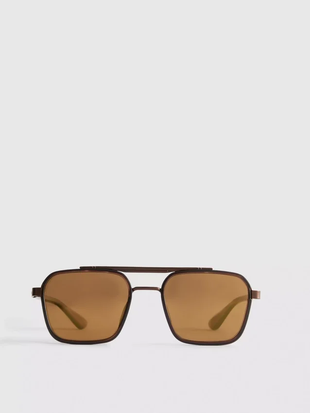 Sonnenbrille mit quadratischem Rahmen