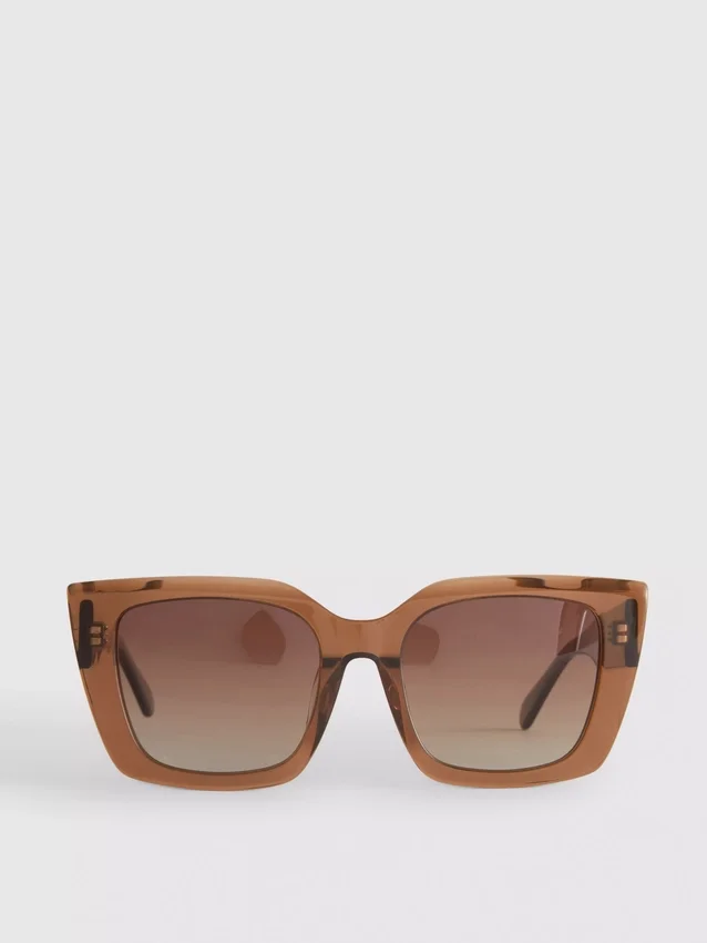 Sonnenbrille mit quadratischem Rahmen