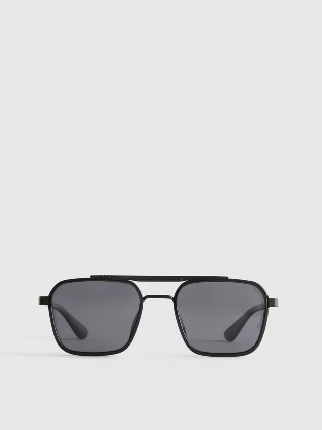 Sonnenbrille mit quadratischem Rahmen