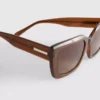 Sonnenbrille mit quadratischem Rahmen