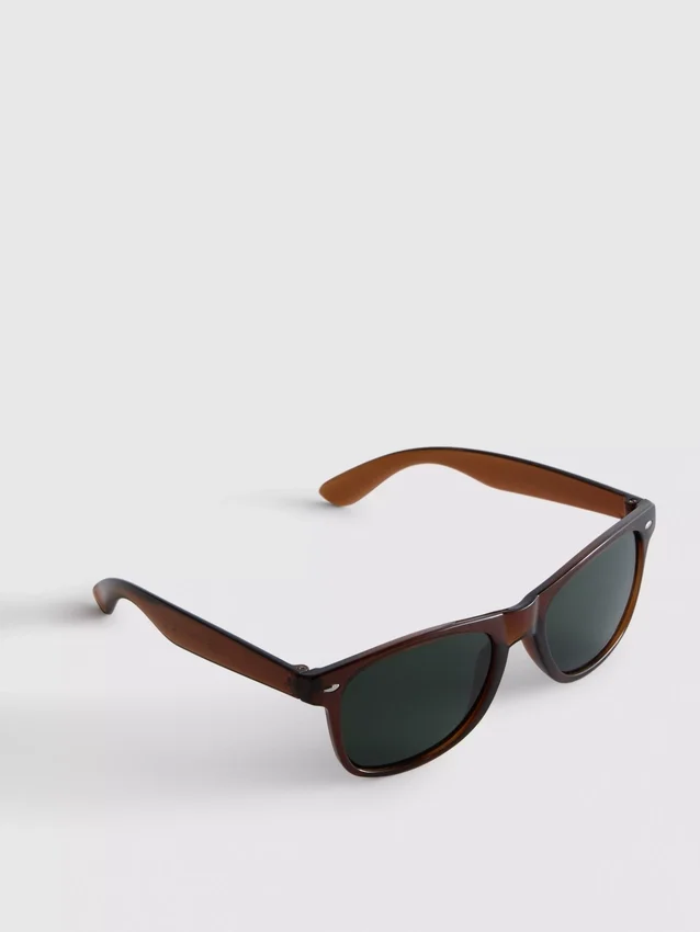 Sonnenbrille mit rechteckigem Rahmen