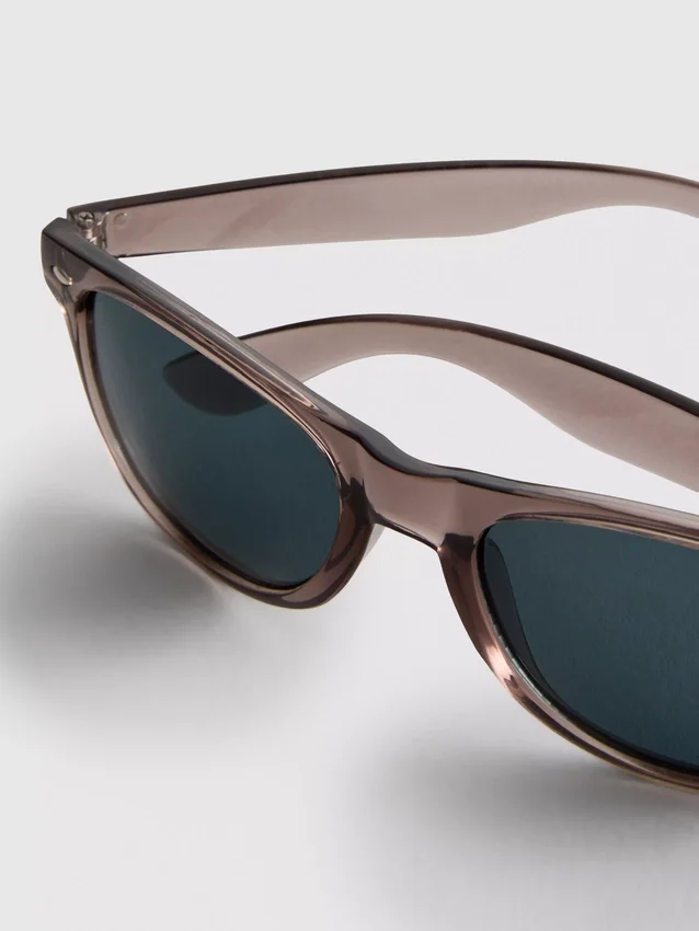 Sonnenbrille mit rechteckigem Rahmen