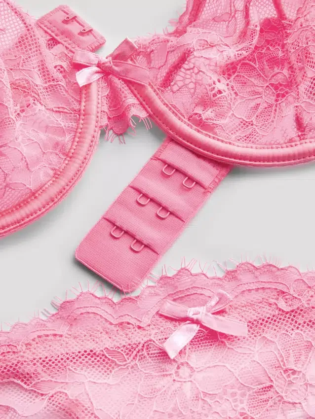 Spitzen-Dessous-Set mit Bügel