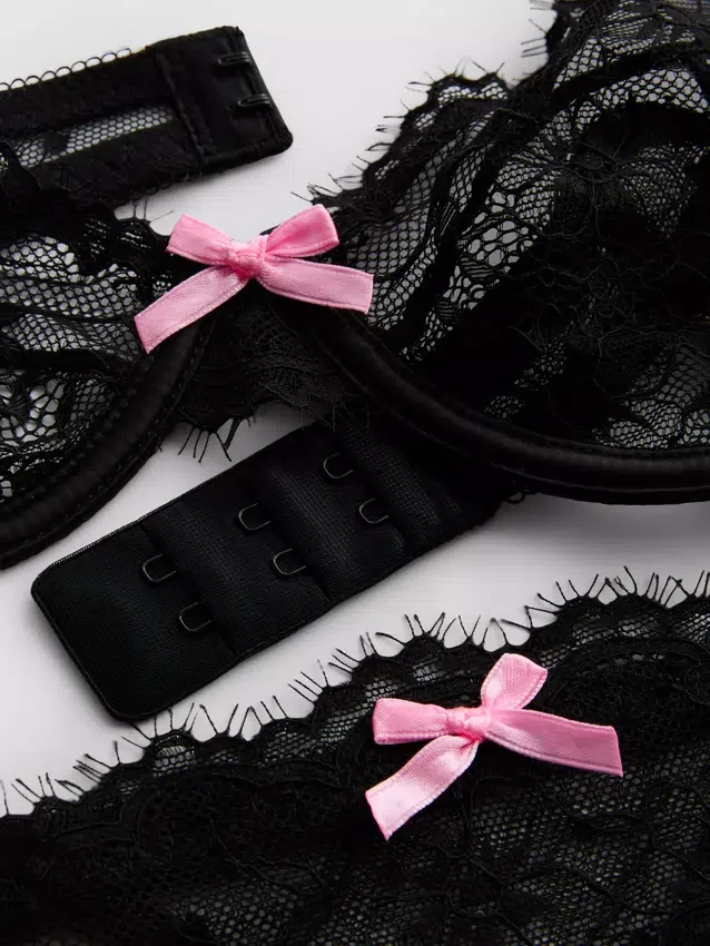 Spitzen-Dessous-Set mit Bügel