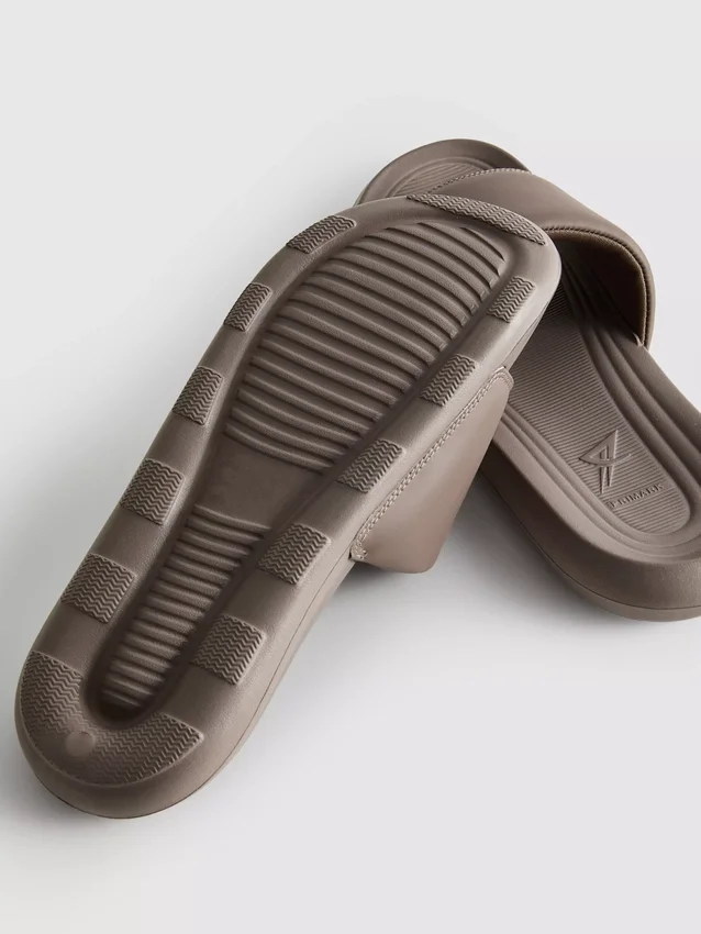 Sportliche Freizeitslipper