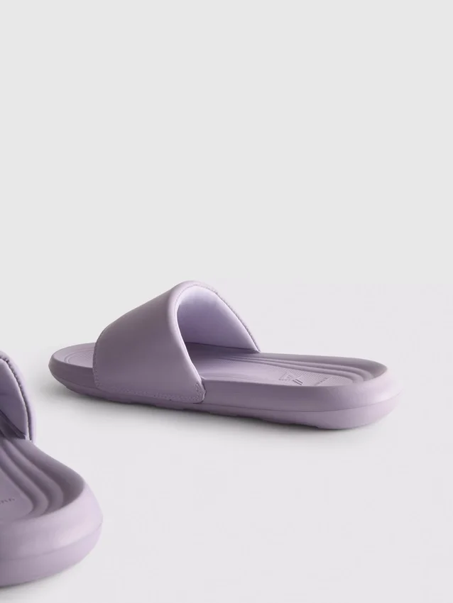 Sportliche Freizeitslipper